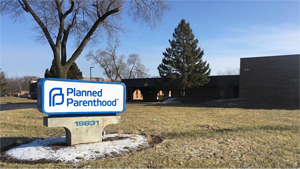 Late-term Planned Parenthood Facility Minimizes Drug Allergy to Abortion Drug