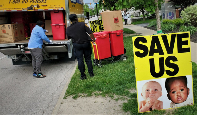 “Felt Like I Was at a Funeral” — Pro-Lifers Pray as Boxes of Dead Babies Were Removed from Ohio Abortion Facility